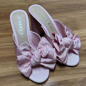 Gianni Bini Pink Bow Heels
